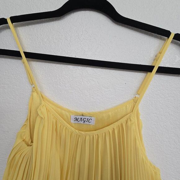 Magic Spa Yellow Pleated Chiffon Maxi Dress - Picture 2 of 4